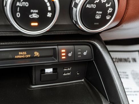 Used 2019 MAZDA MX-5 Miata RF Grand Touring RWD image 21