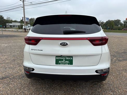Used 2021 Kia Sportage LX image 4