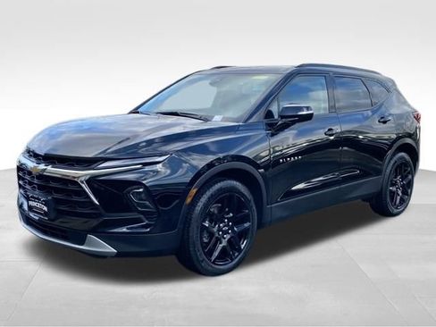 Used 2023 Chevrolet Blazer LT image 3