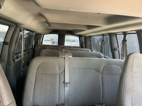 Used 2017 Chevrolet Express 3500 LT w/ LT Preferred Equipment Group RWD image 21