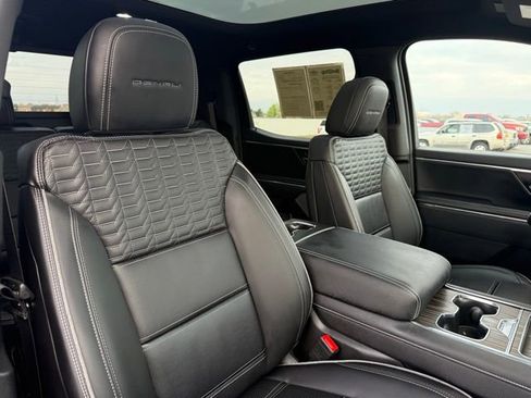 Used 2025 GMC Sierra EV Denali AWD/4WD image 41