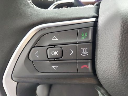 New 2025 Jeep Grand Cherokee Altitude image 24