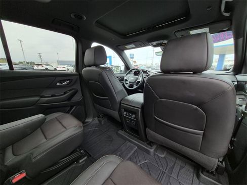 Used 2023 Chevrolet Traverse High Country image 17