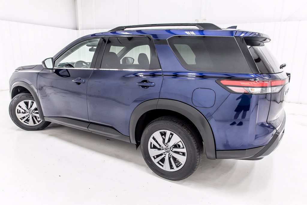 Used 2025 Nissan Pathfinder SV AWD/4WD image 4