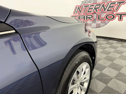 Used 2017 Toyota Camry LE FWD image 27