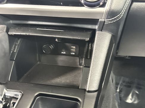 Used 2018 Subaru Legacy 2.5i Limited AWD/4WD image 16