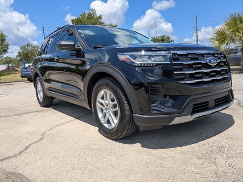 New 2026 Ford Explorer Active RWD image 2