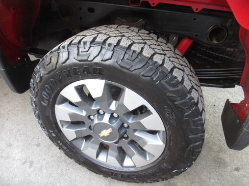 Used 2024 Chevrolet Silverado 2500 Custom w/ Custom Value Package AWD/4WD image 16