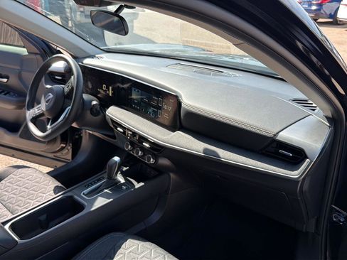 Used 2025 Nissan Kicks SV FWD image 16