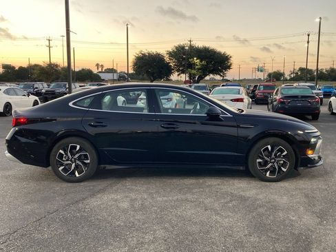 Used 2025 Hyundai Sonata SEL FWD image 4