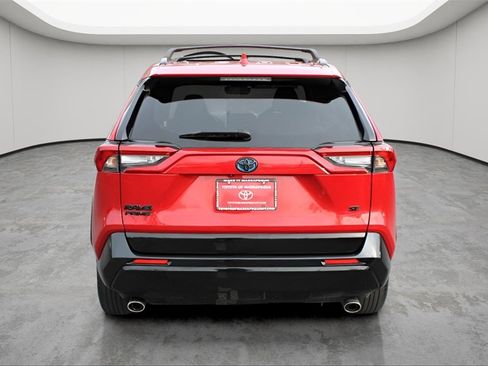 Certified 2023 Toyota RAV4 SE image 4