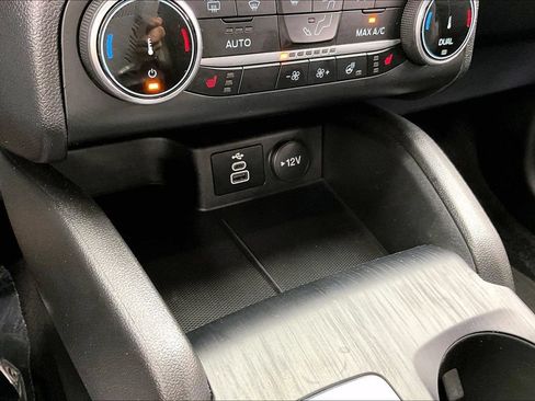 Certified 2025 Ford Escape ST-Line Select AWD/4WD image 32