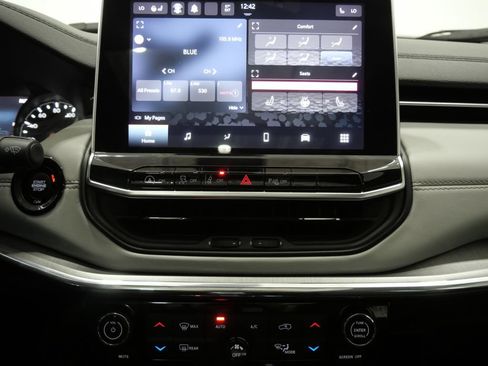 Used 2023 Jeep Compass Limited w/ Sun and Sound Group AWD/4WD image 20