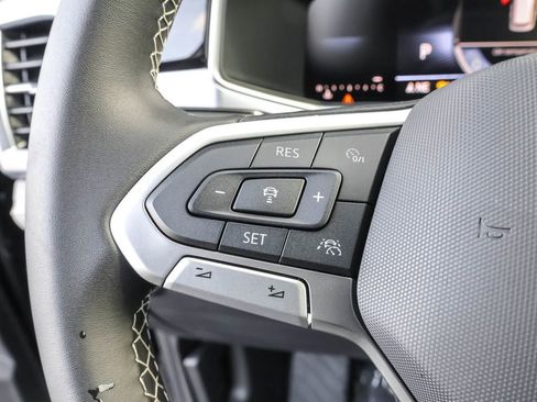 New 2026 Volkswagen Taos SE image 25