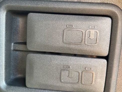 Used 2019 Chevrolet Equinox LT image 28