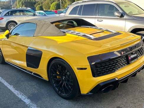 Used 2020 Audi R8 V10 w/ Carbon Exterior Package image 8