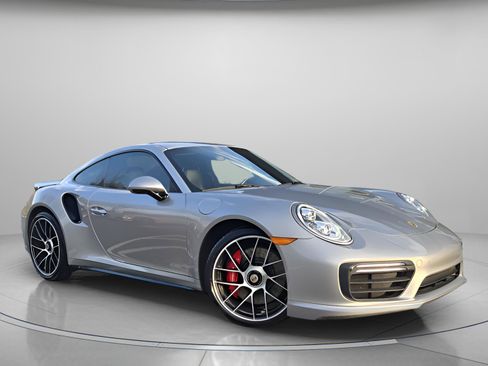 Used 2019 Porsche 911 Turbo image 2