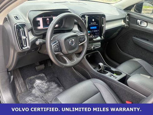 Certified 2025 Volvo XC40 B5 Core AWD/4WD image 15