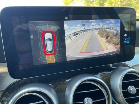 Used 2021 Mercedes-Benz GLC 300 image 17