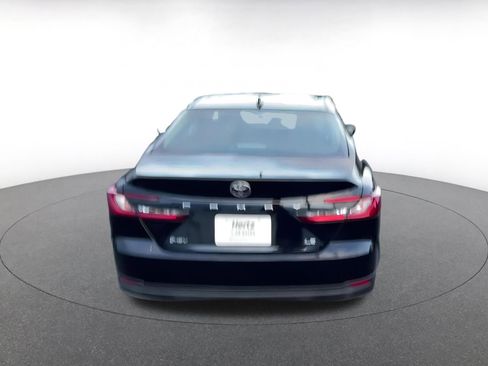 Used 2025 Toyota Camry LE image 12