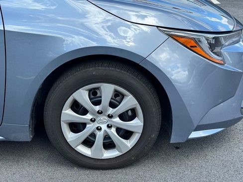 Used 2025 Toyota Corolla LE FWD image 29