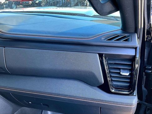 Used 2024 GMC Sierra 2500 AT4 w/ AT4 Premium Plus Package image 17