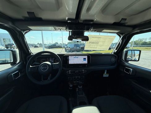 New 2025 Jeep Wrangler Unlimited Rubicon image 12