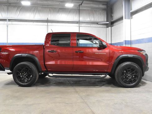 Used 2026 Chevrolet Colorado Trail Boss AWD/4WD image 29
