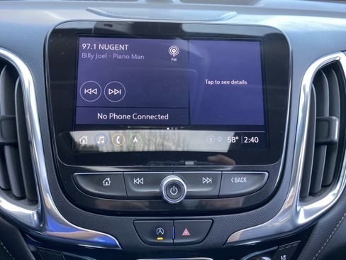 Used 2023 Chevrolet Equinox Premier image 25