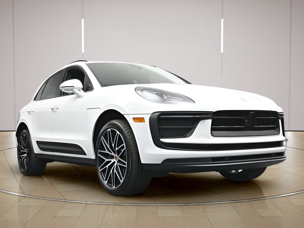 Certified 2026 Porsche Macan AWD/4WD image 31
