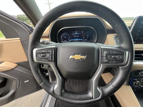 Used 2023 Chevrolet Tahoe Premier w/ Premium Package 2 AWD/4WD image 19