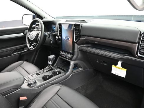 New 2025 Ford Ranger Lariat w/ FX4 Off-Road Package image 38