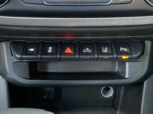 Used 2019 GMC Canyon SLE w/ Driver Alert Package image 27