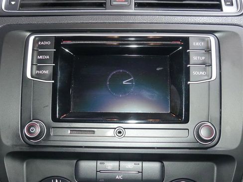 Used 2017 Volkswagen Jetta S image 36