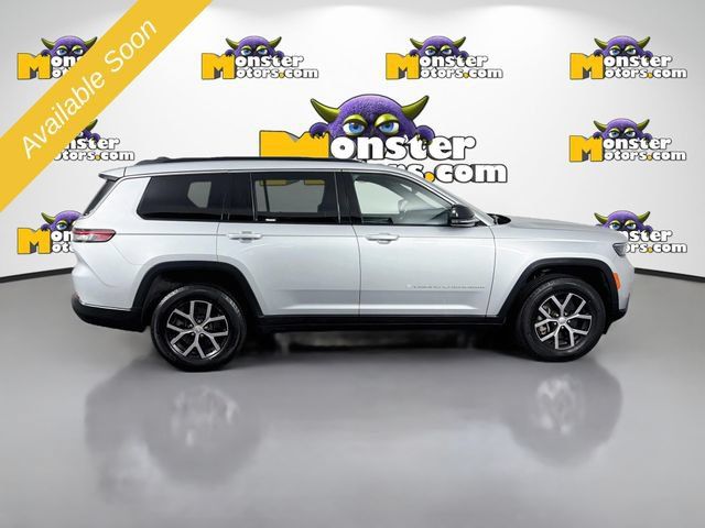 Used 2024 Jeep Grand Cherokee L Limited AWD/4WD image 4