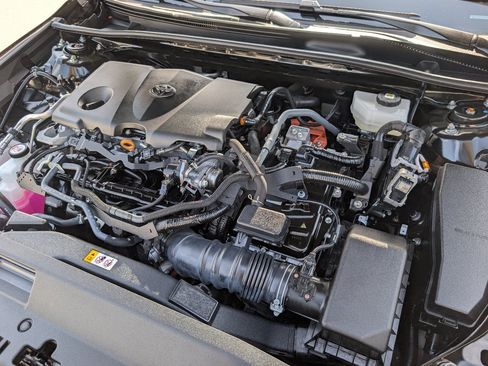 Used 2025 Toyota Camry SE FWD image 20