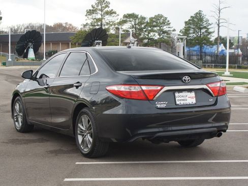 Used 2016 Toyota Camry SE image 14