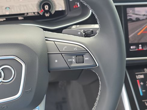 New 2025 Audi Q8 Prestige image 32