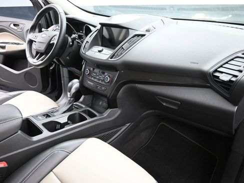 Used 2019 Ford Escape SEL image 16