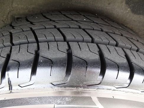 Used 2019 Toyota Corolla LE FWD image 33