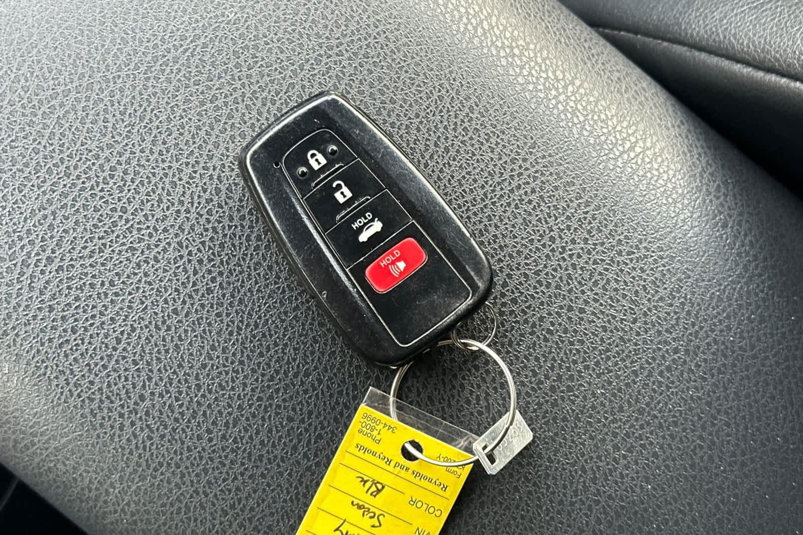 Used 2020 Toyota Camry SE FWD image 23