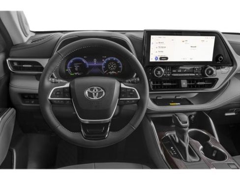Used 2025 Toyota Highlander Platinum image 8