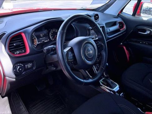 Used 2022 Jeep Renegade Latitude w/ Convenience Group AWD/4WD image 13