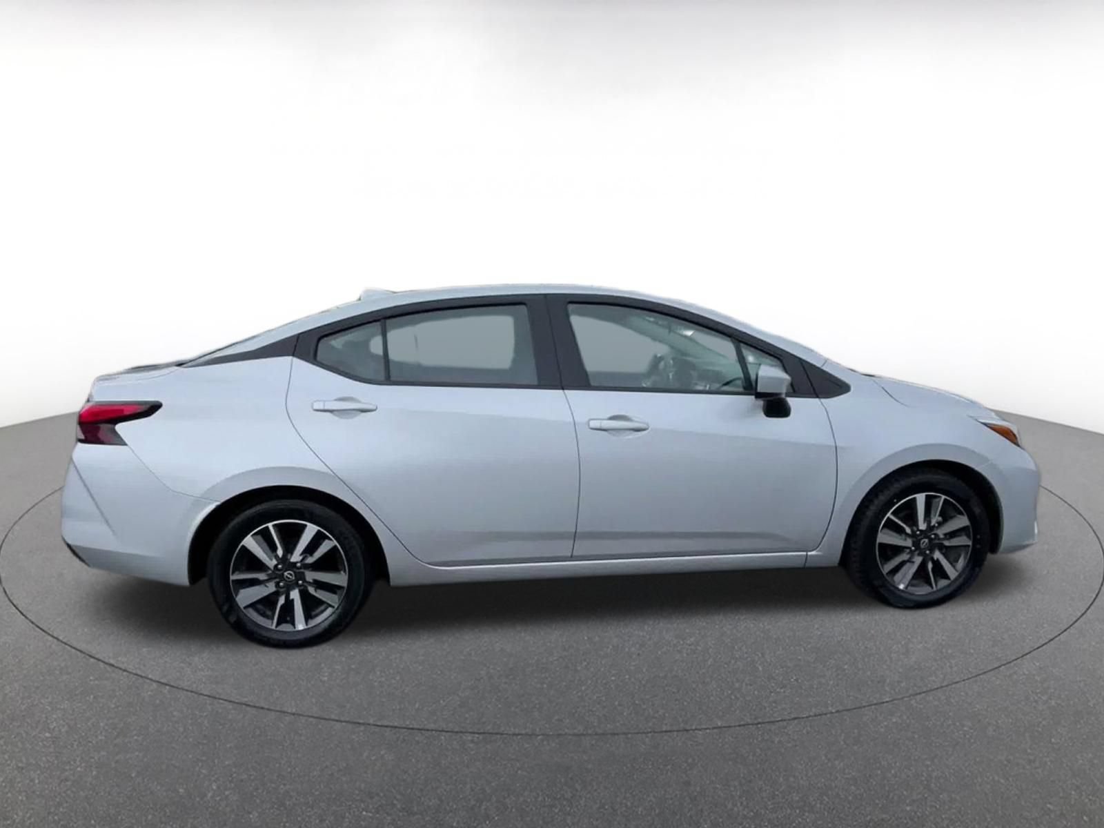 Used 2025 Nissan Versa SV FWD image 15