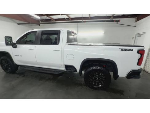 Used 2025 Chevrolet Silverado 2500 LT w/ Trail Boss Package AWD/4WD image 6