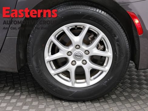 Used 2023 Chrysler Pacifica Touring-L FWD image 34