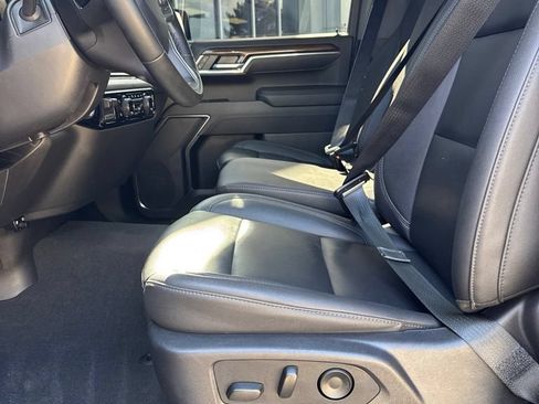 Used 2025 Chevrolet Silverado 1500 LT w/ Leather Package AWD/4WD image 6
