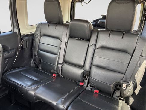 Used 2018 Jeep Wrangler Unlimited Sahara w/ Dual Top Group AWD/4WD image 13