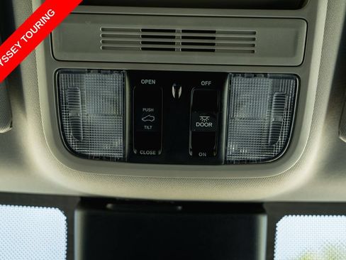 Used 2025 Honda Odyssey Touring image 20