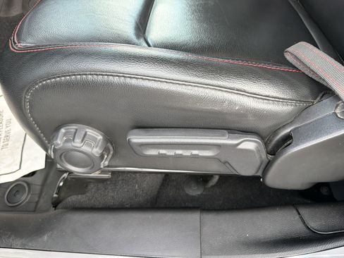 Used 2022 Jeep Gladiator Rubicon w/ LED Lighting Group AWD/4WD image 17